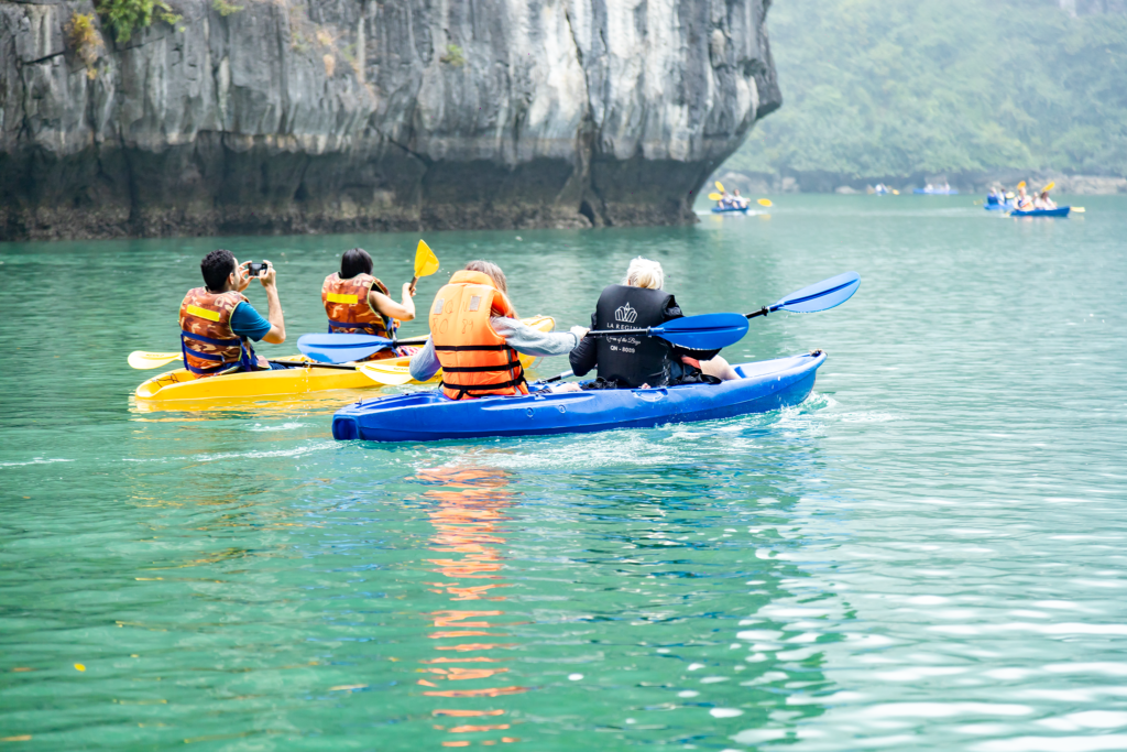 Hai Long Dragon Explore Surprise cave